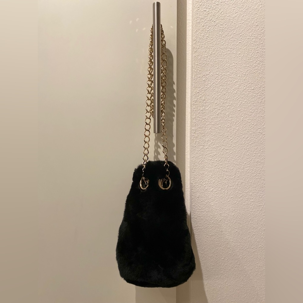 Yves Salomon black fur bucket bag SSENSE exclusive - Picture 4 of 5